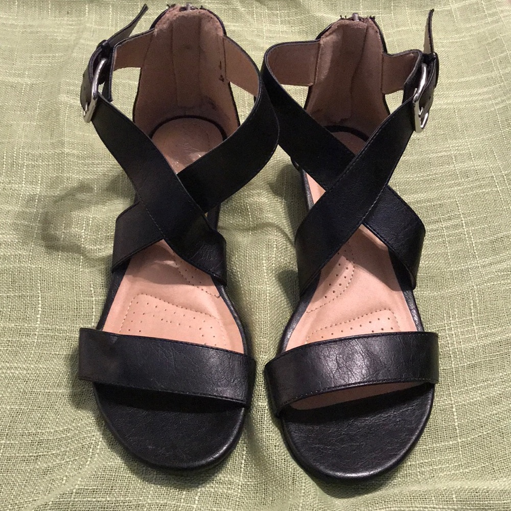 Dexflex comfort wedge sandals.